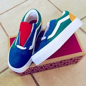 Vans “Old Skool” shoes